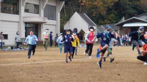 スカウト大会　障害物競走　ハードル