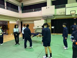 応急担架の体験②