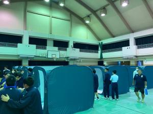 簡易間仕切りを展開している様子②
