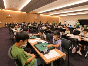 第20回水戸市長杯小学生オセロ選手権の様子