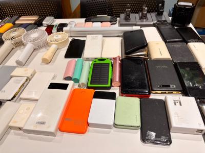 回収した充電式電池の写真