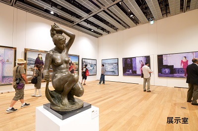 展示室の展示中の写真です。