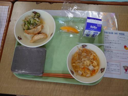 給食の写真