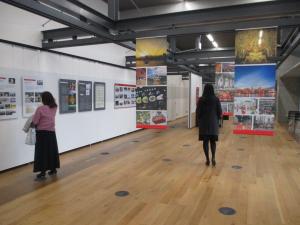 重慶20周年パネル展示画像