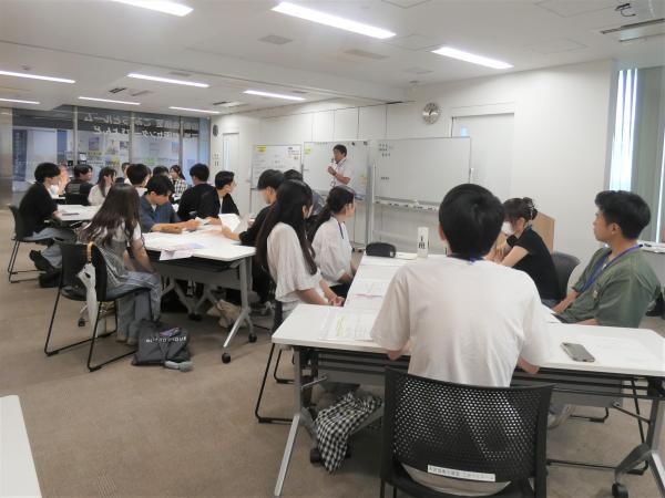 R8年二十歳のつどい実行委員会議の様子