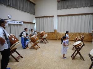 夏祭りの太鼓の様子