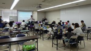 常洋水産㈱さんから鮭の説明の様子１