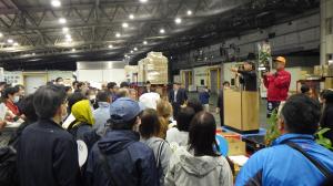 模擬セリの様子3