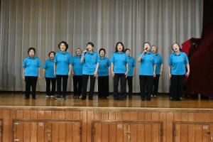 歌謡クラブのステージ発表の写真です