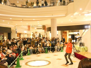 お笑いミニライブの様子