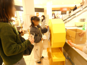 ガラポン抽選会の様子