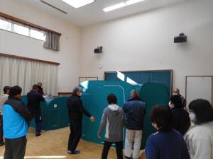 避難所設営訓練の様子1枚目