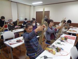 左側に座る参加者の方々