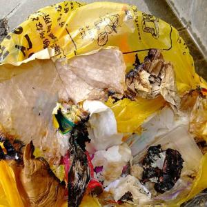 リチウムイオン電池が原因で発火した燃えるごみ