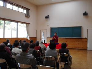 落語会上演中の様子3枚目