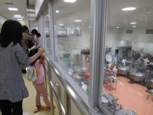 施設見学の様子