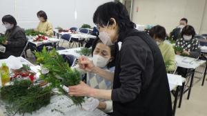 クリスマスリース作り教室の様子３