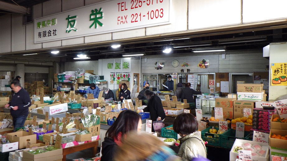 青果部仲卸の様子１