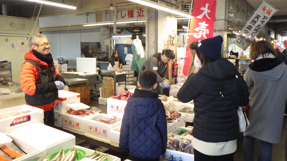 水産物部仲卸の様子１