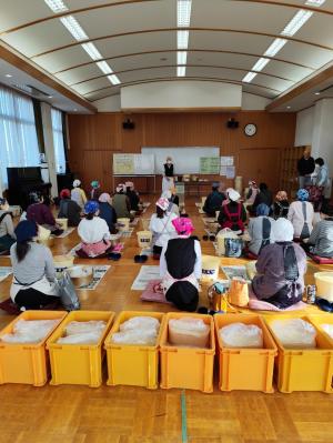 味噌づくり様子写真①