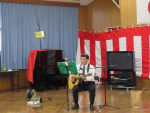 ギター演奏の様子