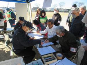 避難者受付訓練の様子