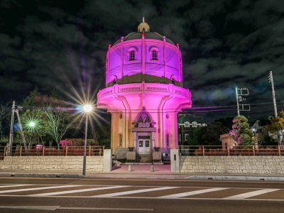 配水塔ライトアップ(桃)