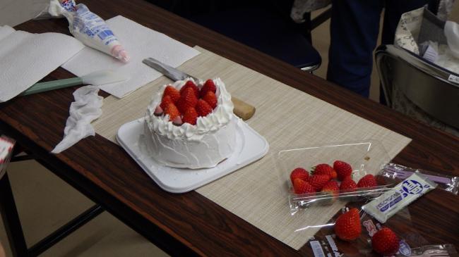 デコレーションしたシフォンケーキの作品2