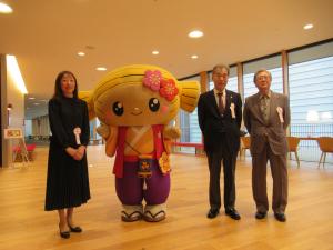 水戸ちゃんと一緒に記念撮影