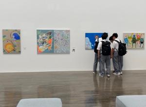 美術展覧会の様子2