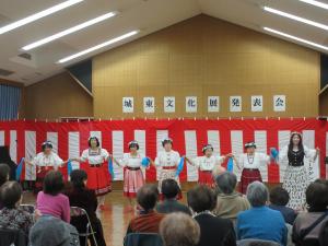 フォークダンス発表