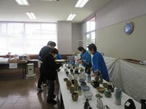 陶器販売の様子