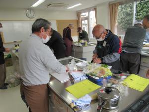 料理をしている写真です