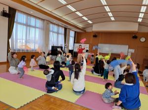 親子deリトミックの様子2