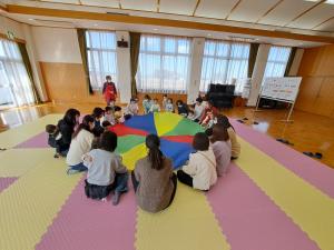 親子deリトミックの様子3