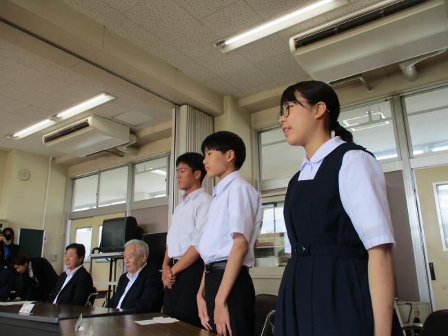 生徒会役員による歓迎のあいさつ