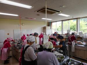 親と子の料理教室の様子1枚目