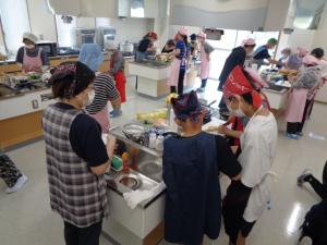 親と子の料理教室の様子その４