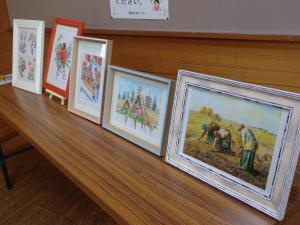 講師の作品が展示されている写真です。
