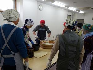 まぐろ丼作りの様子の写真1