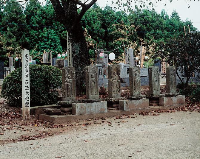 石造六地蔵の画像