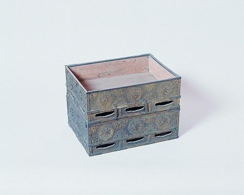 銅装龍輪宝羯磨文説相箱の画像