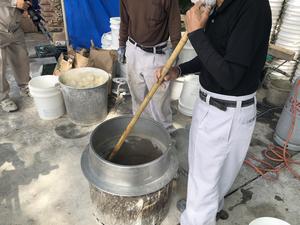 漆喰作成状況（海藻煮状況）の画像