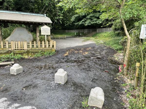 笠原水源竜頭栓入口の様子