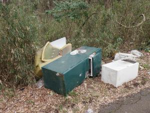 不法投棄された家電