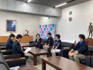 表敬訪問時の様子1